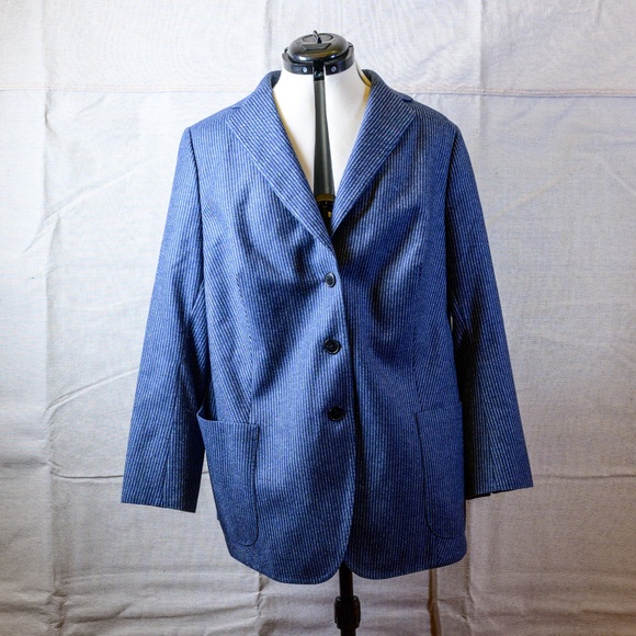 Akris Women's Blazer, navy w/white pinstripes, 2 patch pkts, 3 buttons, Italy - Picture 1 of 5